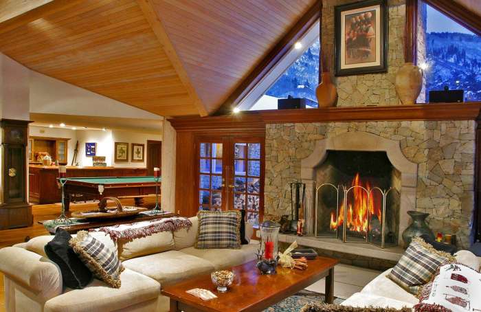 Learn more about Christmas Valley
